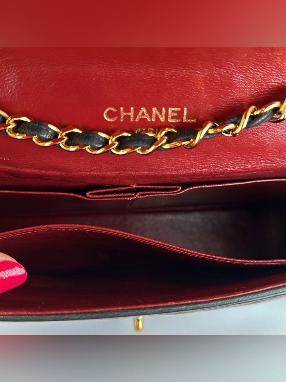 CHANEL Rare Early‑80s Chevron Lambskin Turnlock Envelope Bag 24K Gold‑Plated - Picture 14 of 16
